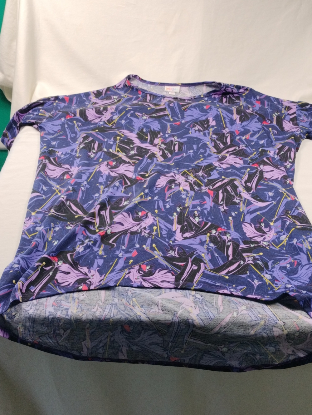 LulaRoe Sleeping Beauty Graphic Top Size Medium #33
